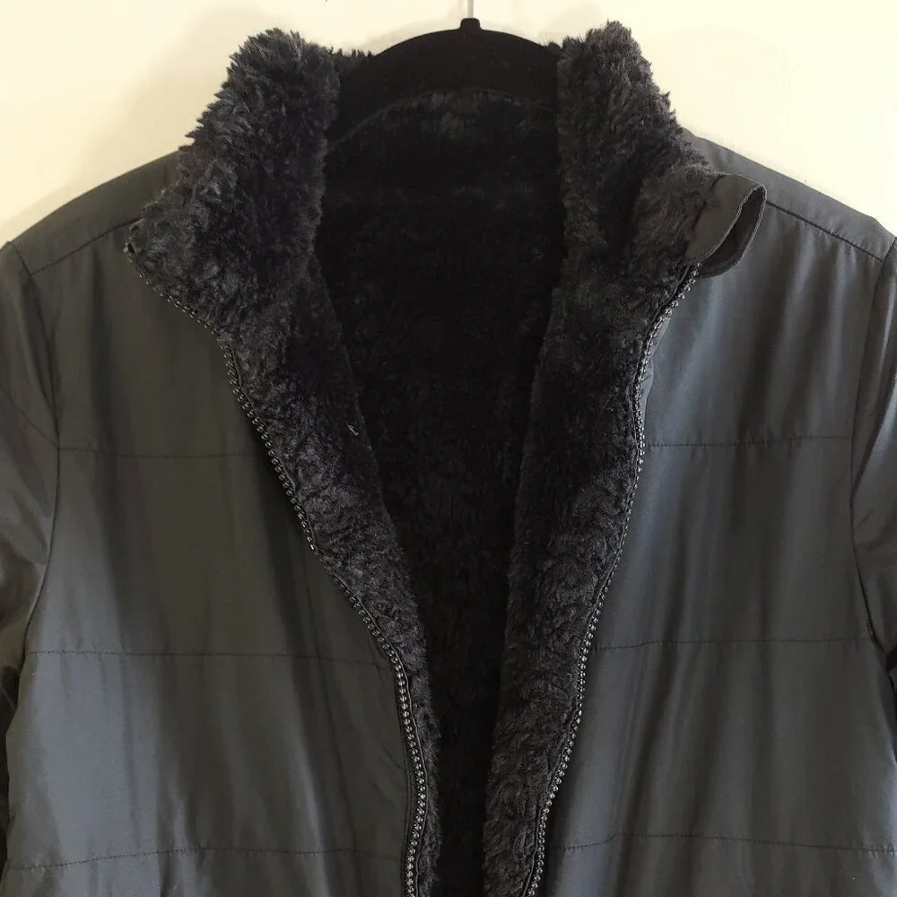 Athleta Girl Reversible Warm+Fuzzy Black Puffer Jacket Full Zip  Size 12 (Large)